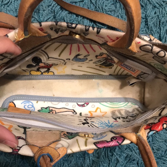 Vintage Very Rare Walt Disney Dooney & Bourke Bag - Picture 9 of 12